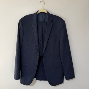 Jos. A. Bank | Dark Blue Blazer and Pant Suit Set (Size 39R)